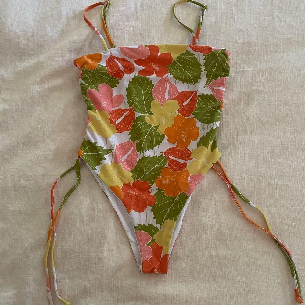 Lexbreezy swimsuit